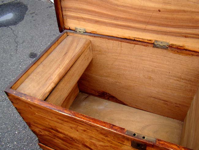 A fine early 19th century Camphorwood seaman's chest circa 1830 — image 4